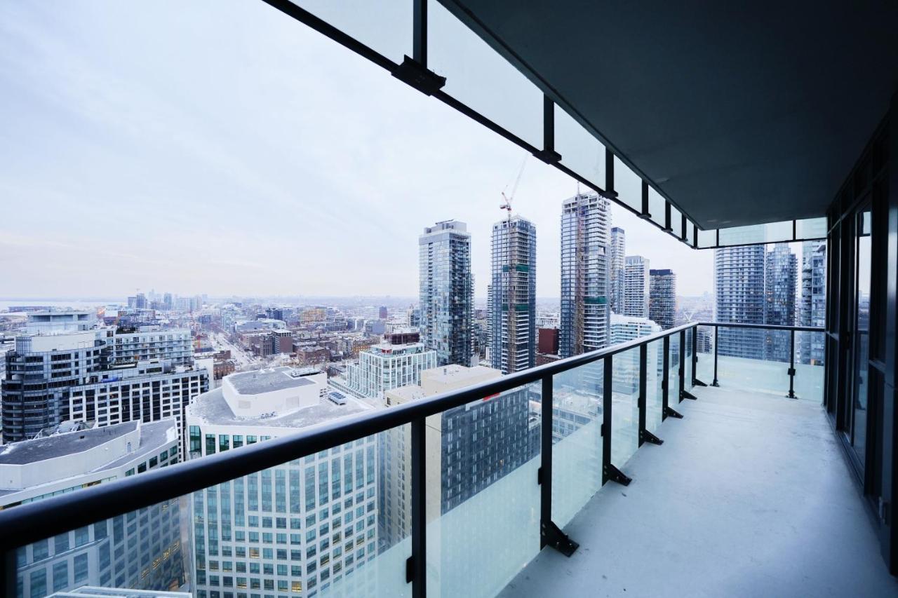 Grand Royal Condos - Cn Tower Toronto Luaran gambar