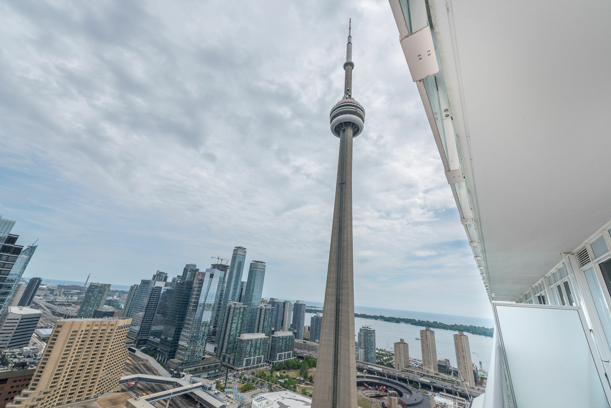 Grand Royal Condos - Cn Tower Toronto Luaran gambar